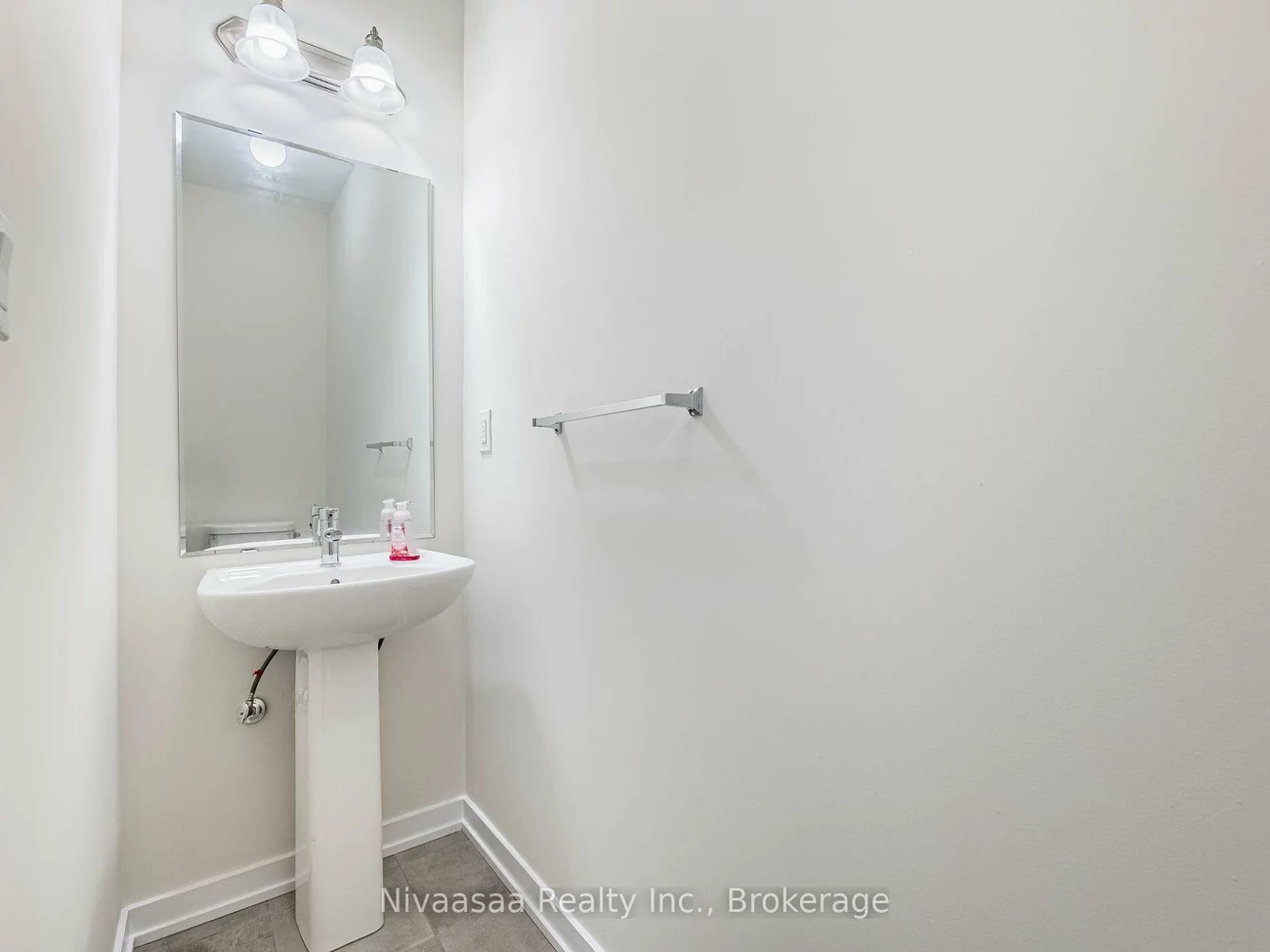21, Lambert, Bolton East, Caledon