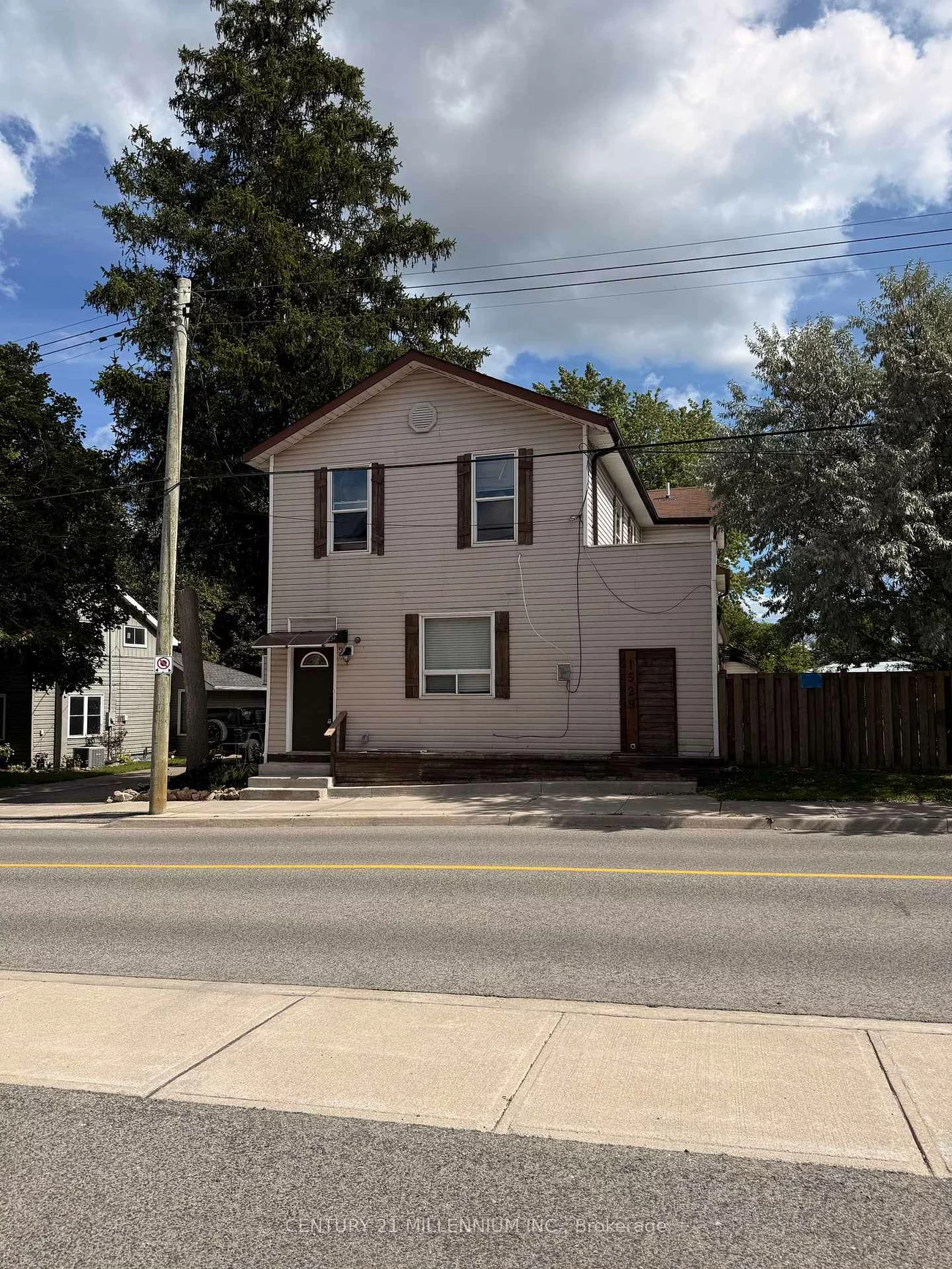 1529, Queen, Alton, Caledon