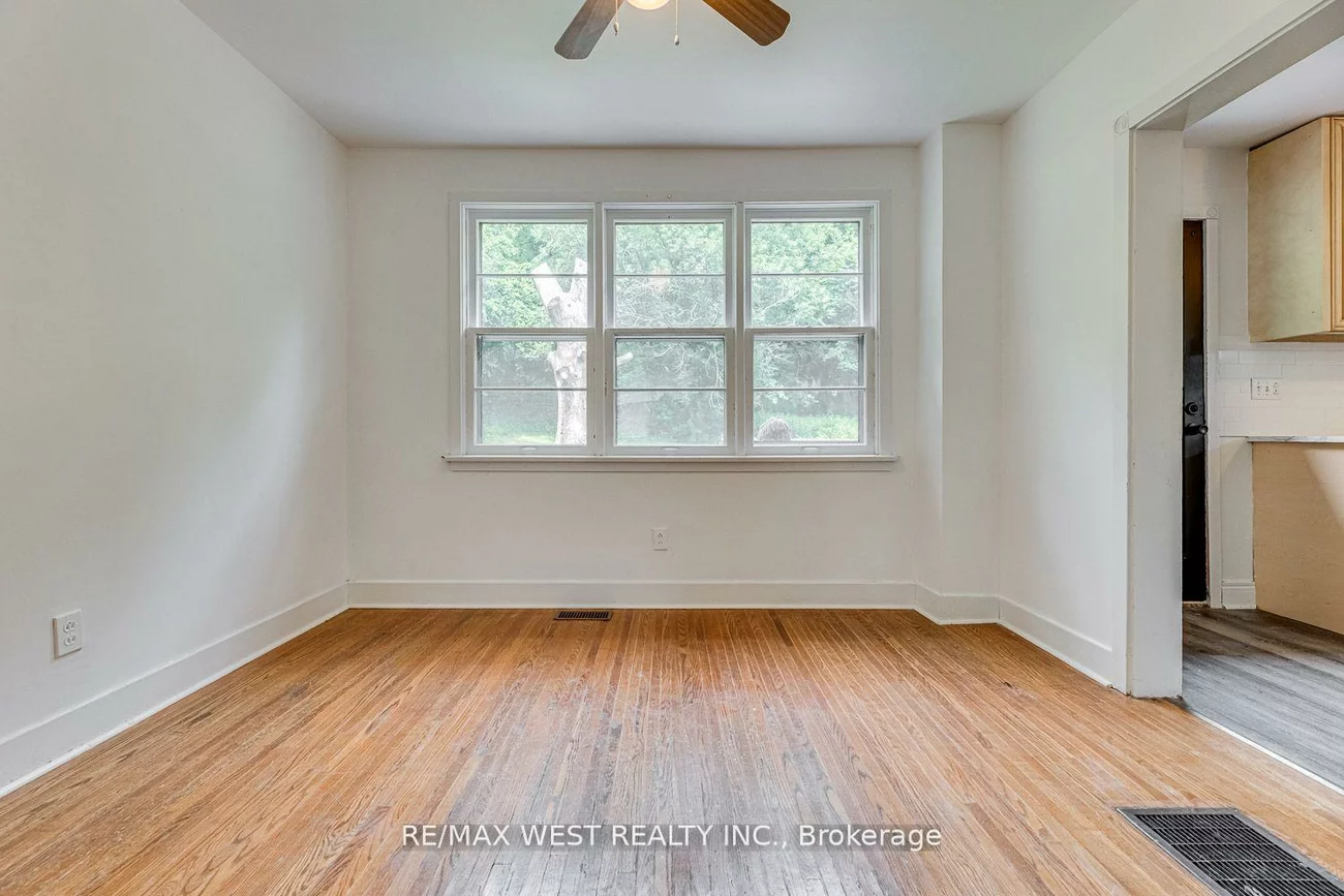 211, King, Bolton West, Caledon