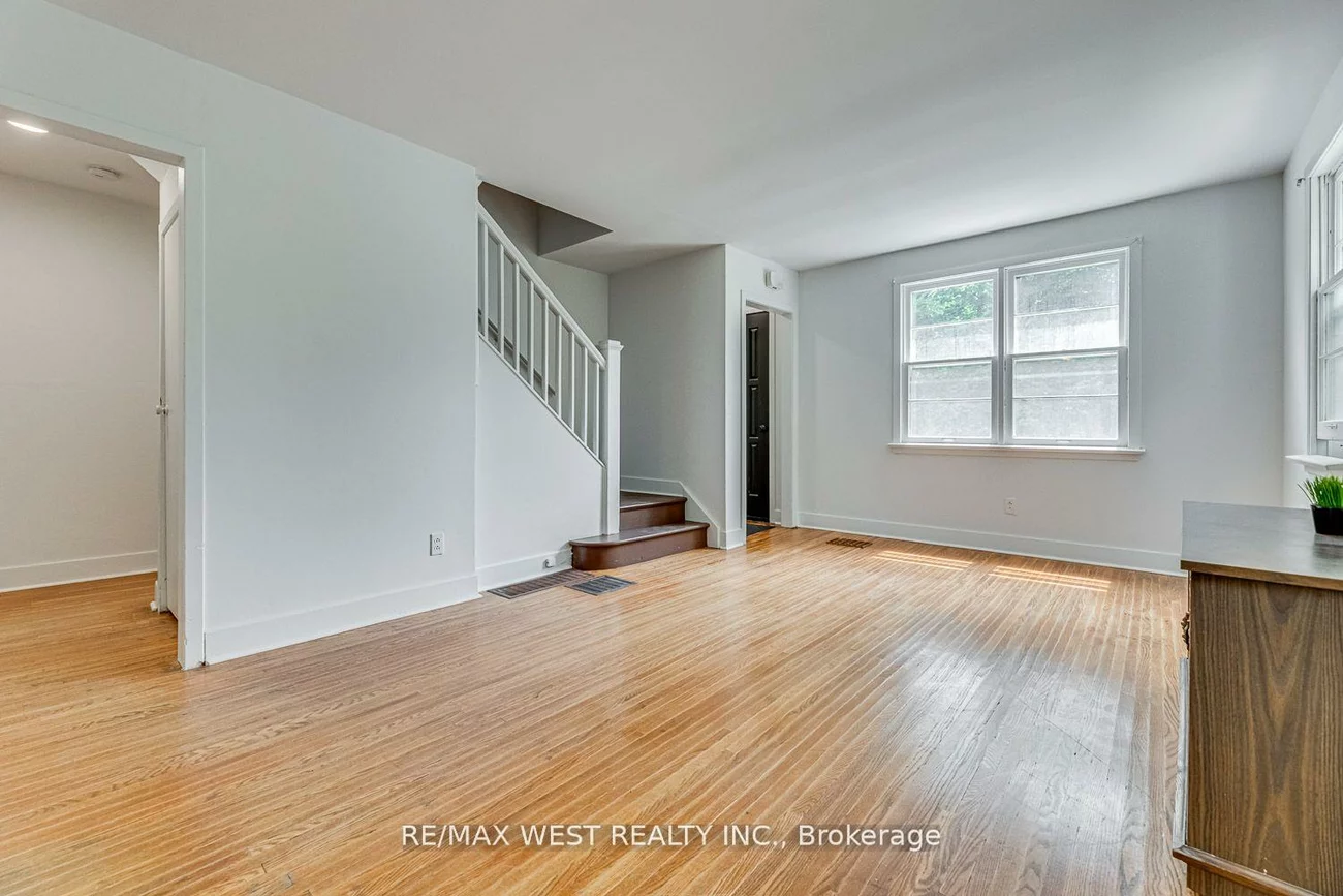 211, King, Bolton West, Caledon