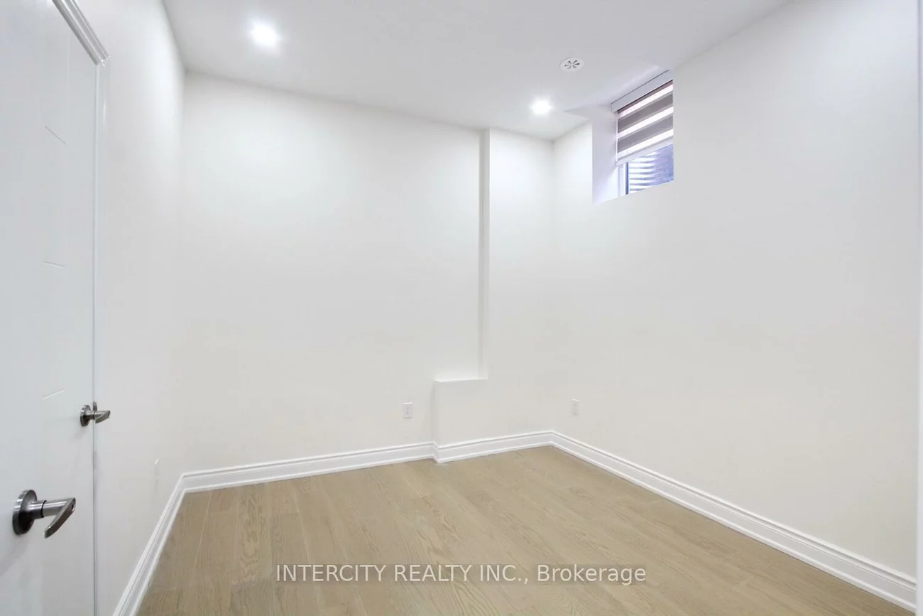 11, Desiree, Bolton West, Caledon