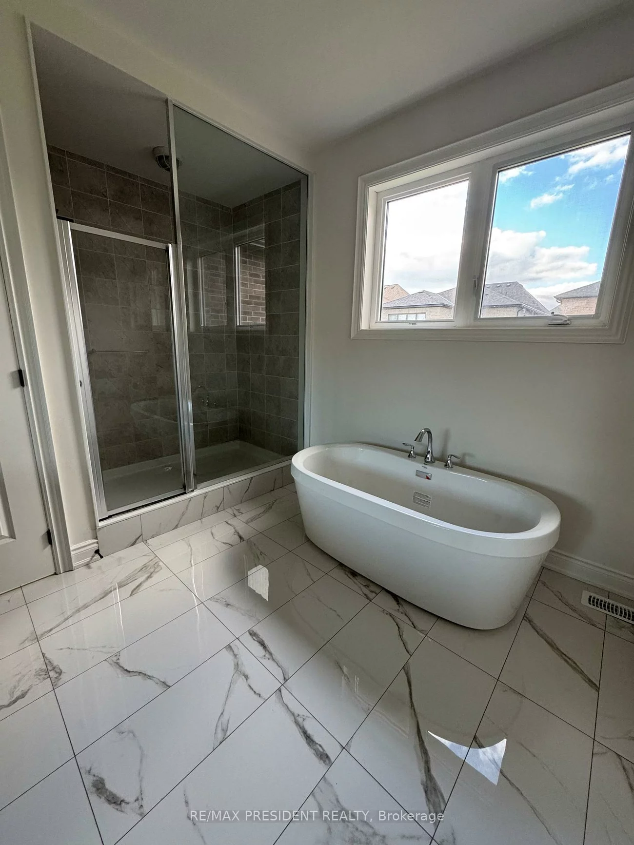 113, Walker, Caledon East, Caledon