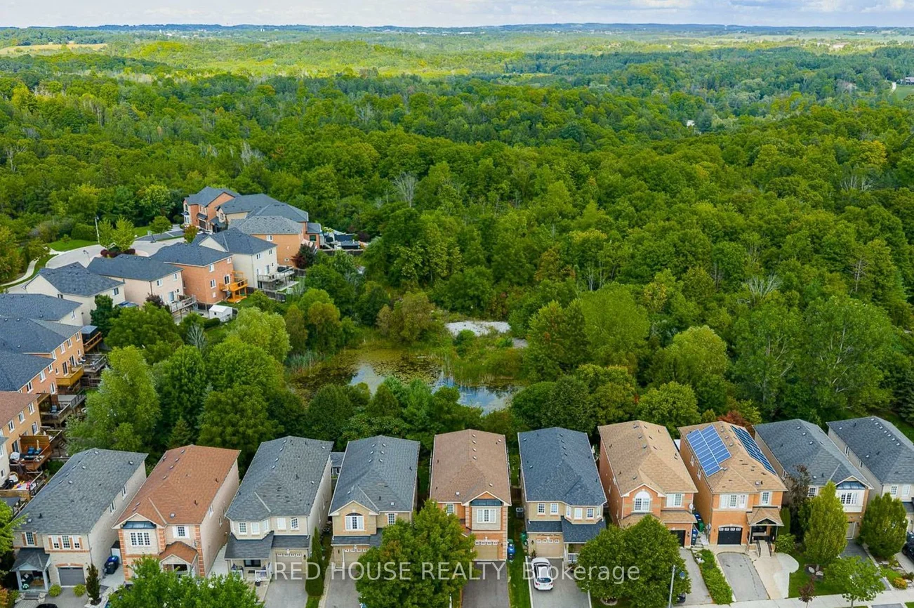 45, Silvervalley, Bolton North, Caledon