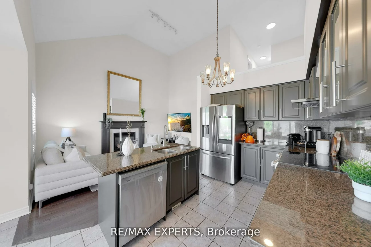 36, Country Stroll, Bolton West, Caledon