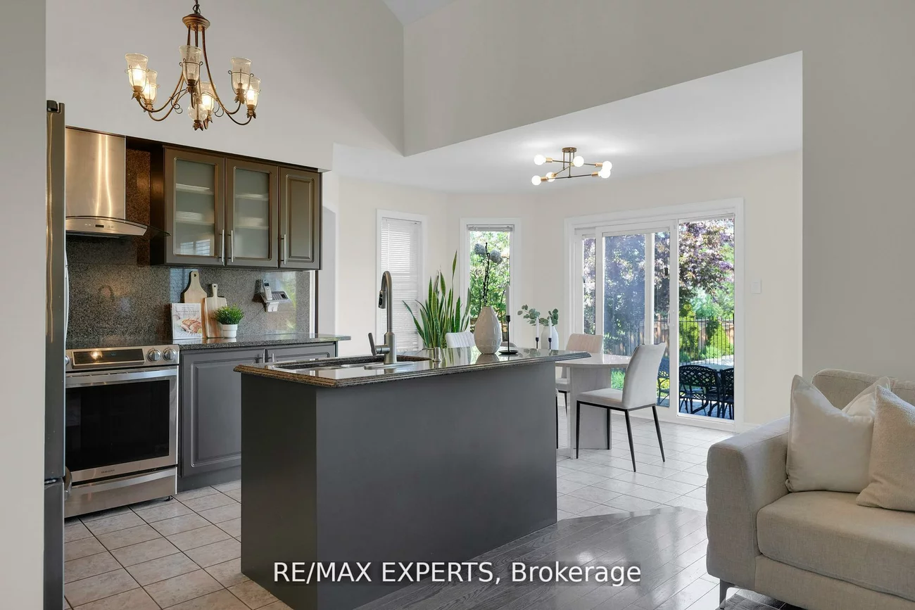 36, Country Stroll, Bolton West, Caledon