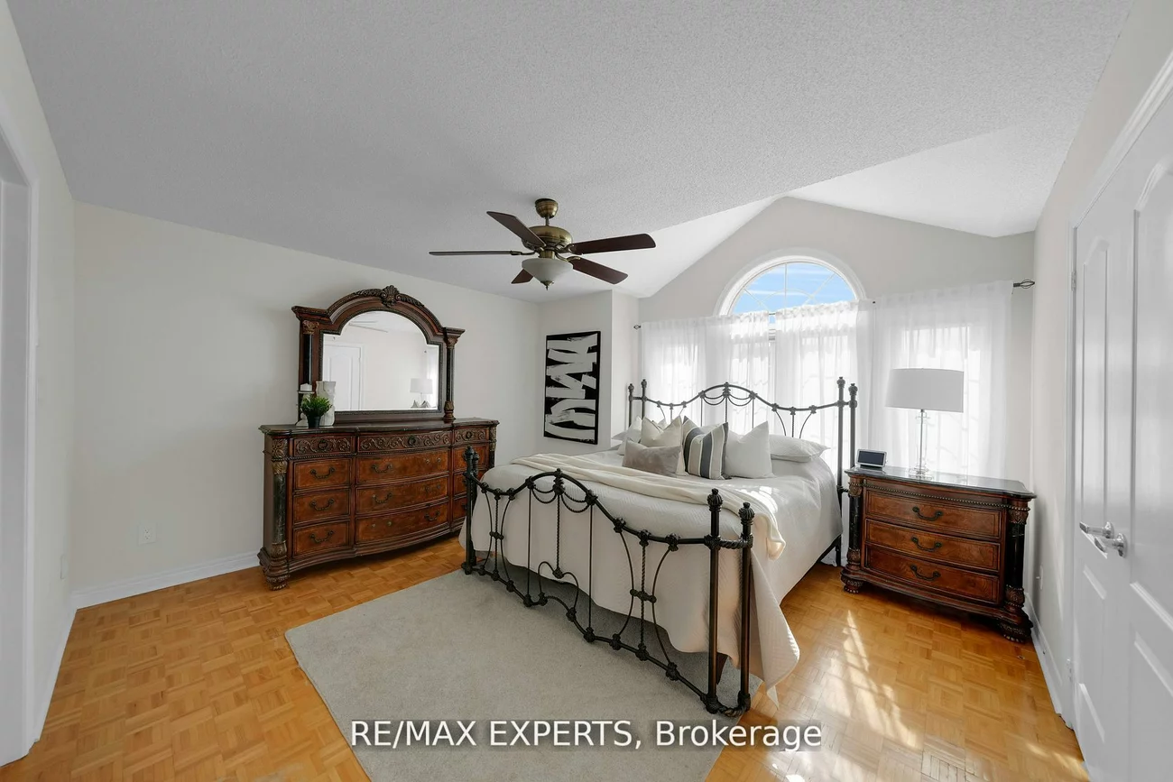 36, Country Stroll, Bolton West, Caledon