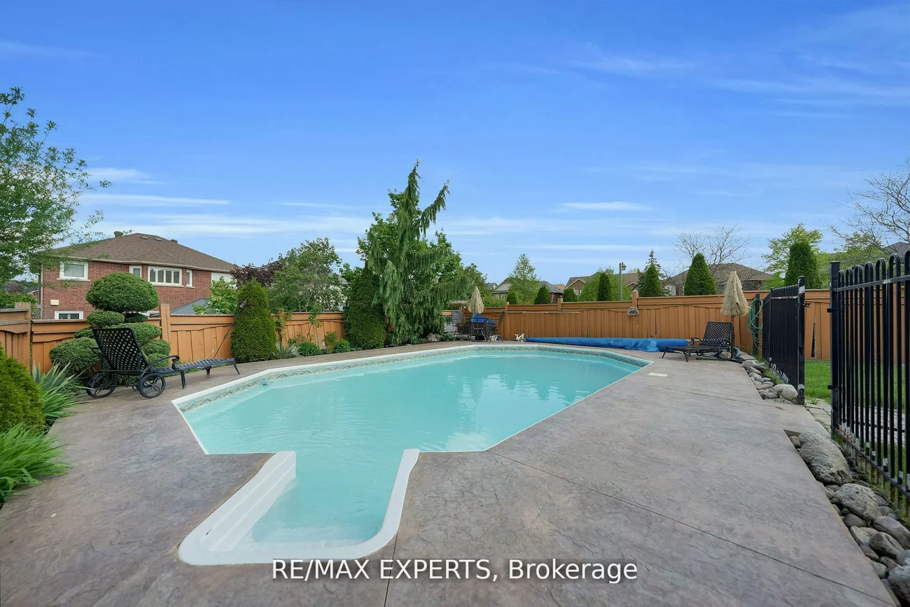 36, Country Stroll, Bolton West, Caledon