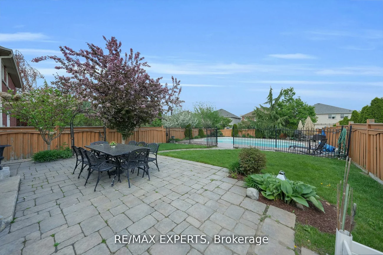 36, Country Stroll, Bolton West, Caledon