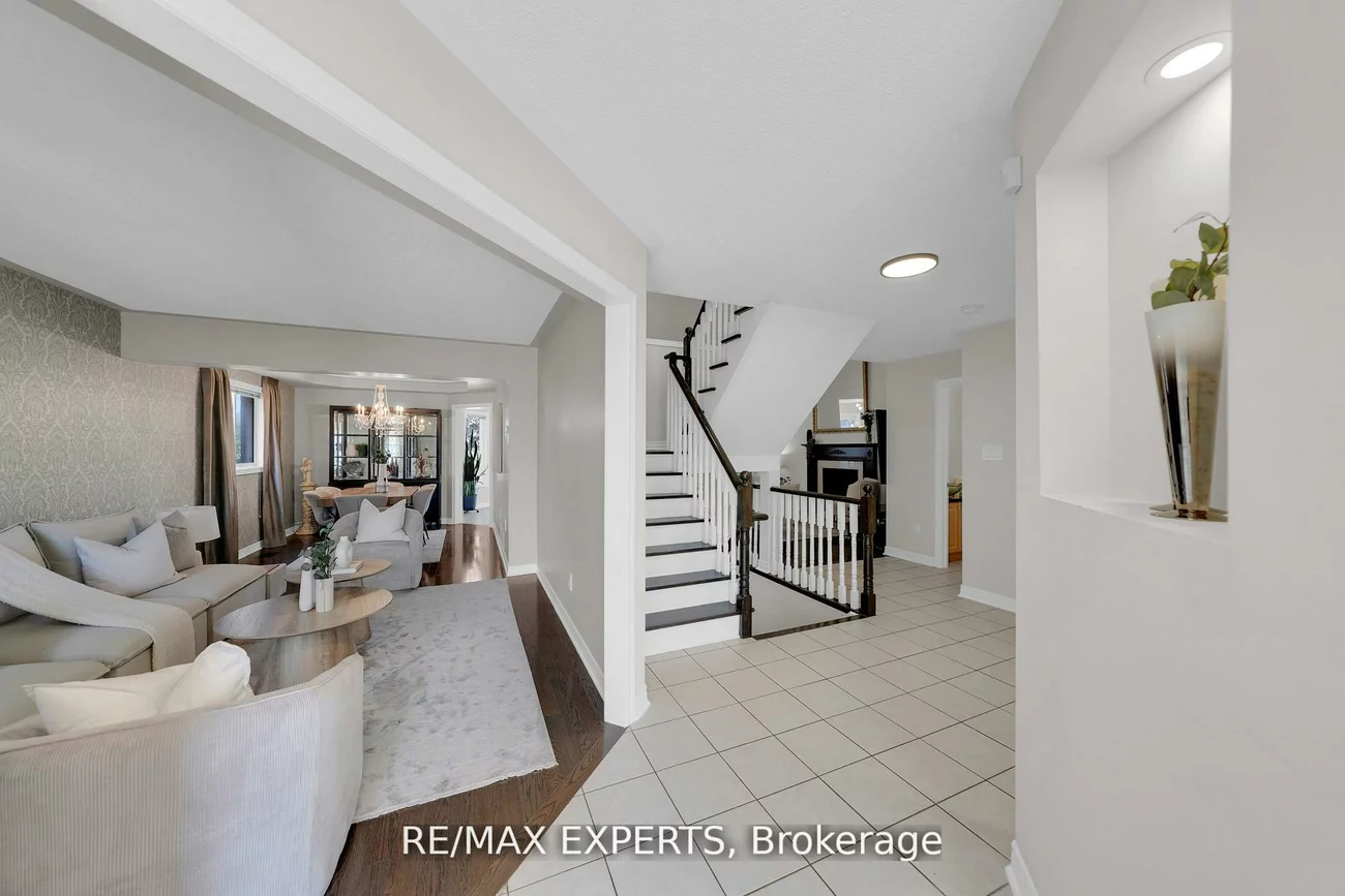 36, Country Stroll, Bolton West, Caledon