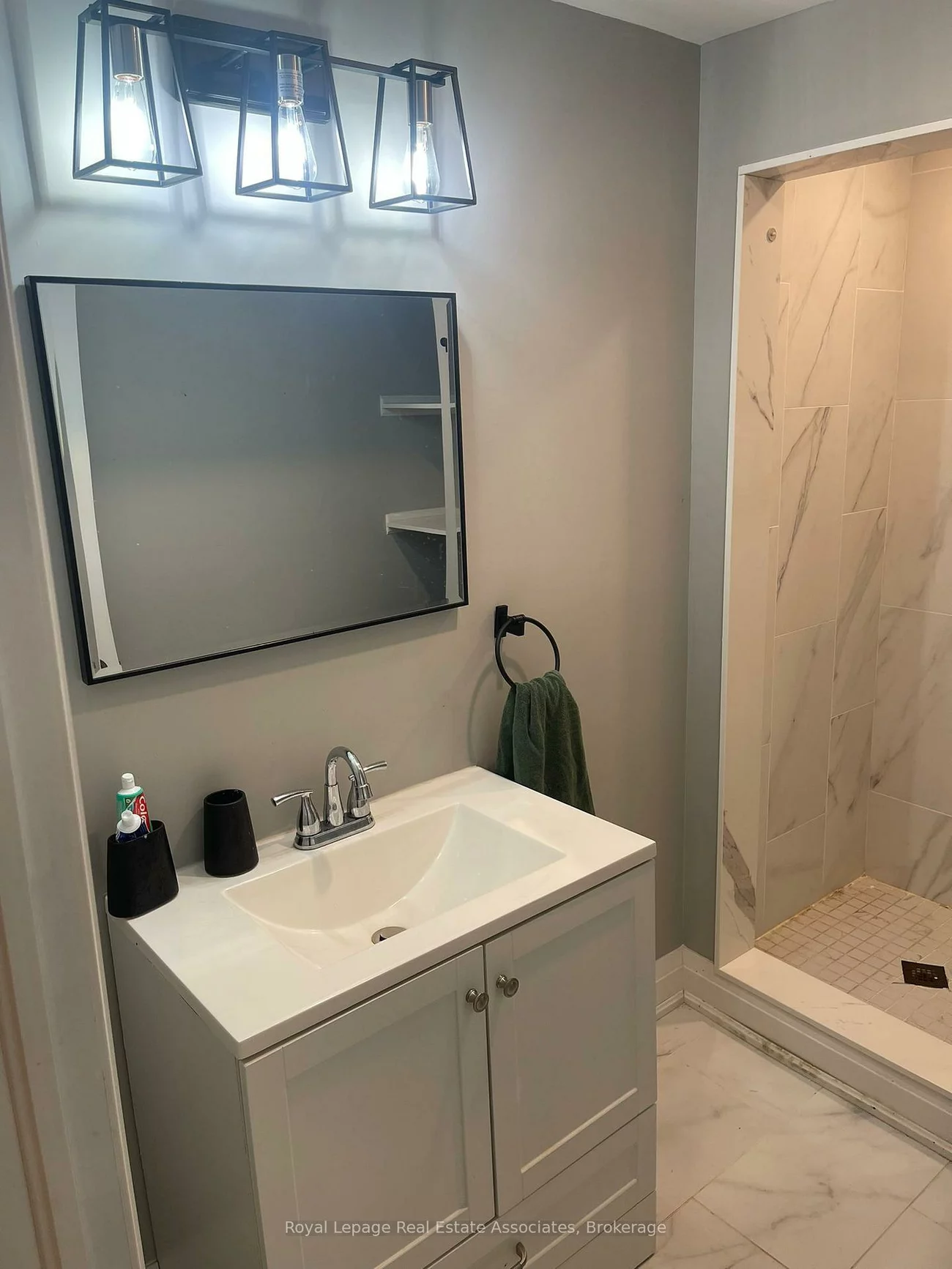 44, McClellan, Alton, Caledon