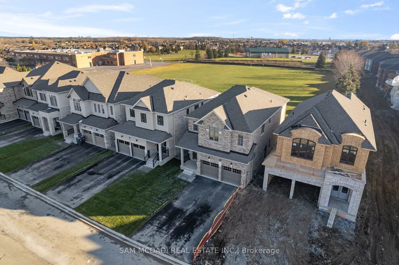 37, SOUTHBURY MANOR (Upper), Bolton East, Caledon