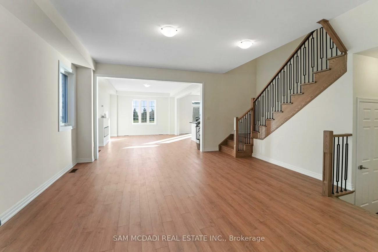 37, SOUTHBURY MANOR (Upper), Bolton East, Caledon