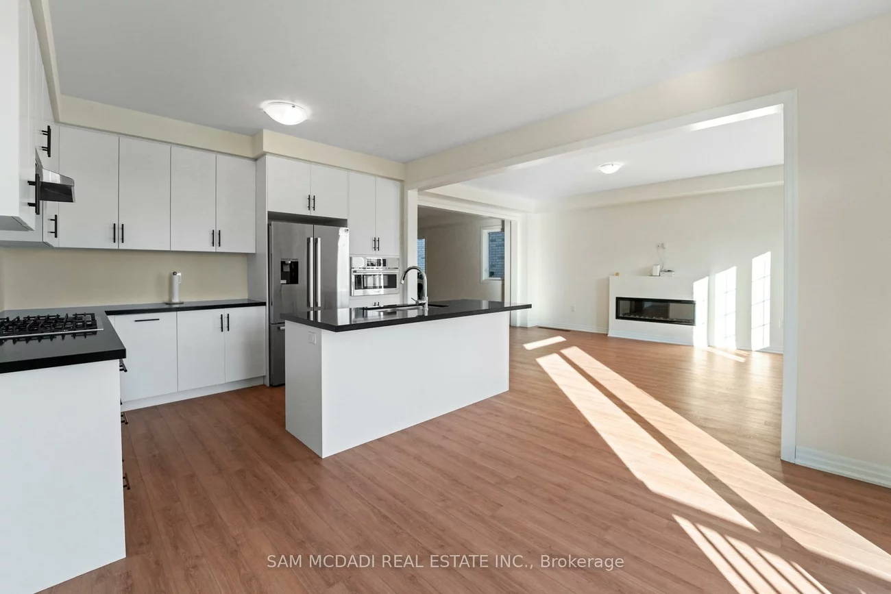 37, SOUTHBURY MANOR (Upper), Bolton East, Caledon