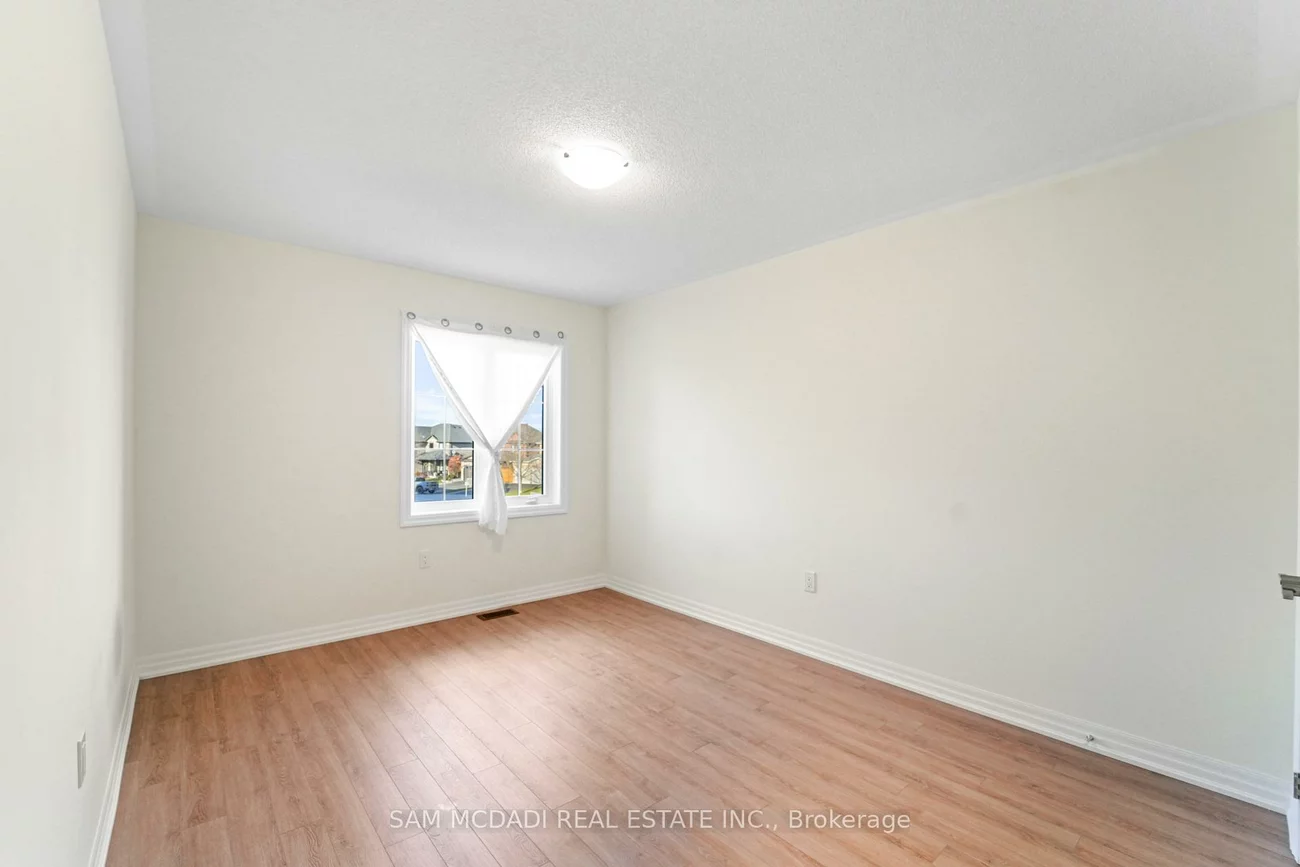 37, SOUTHBURY MANOR (Upper), Bolton East, Caledon