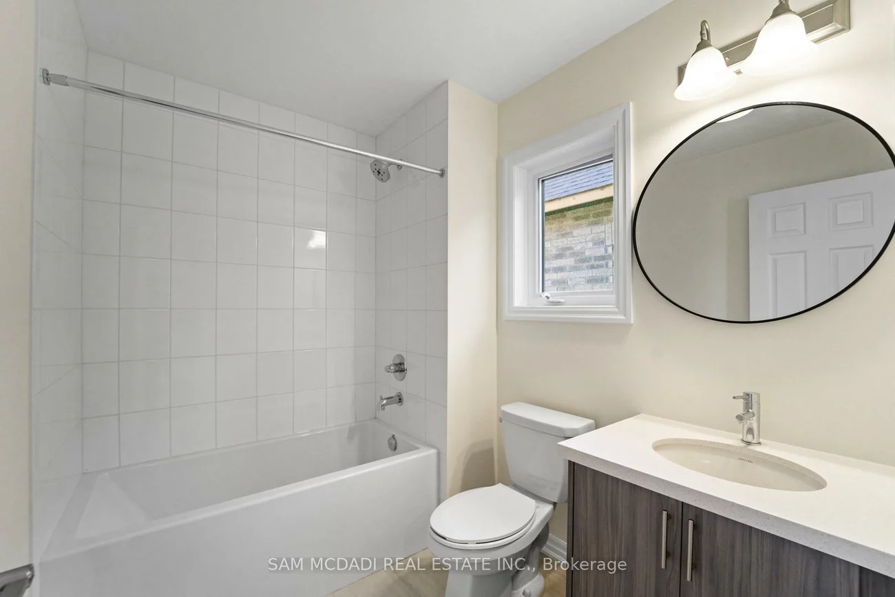 37, SOUTHBURY MANOR (Upper), Bolton East, Caledon