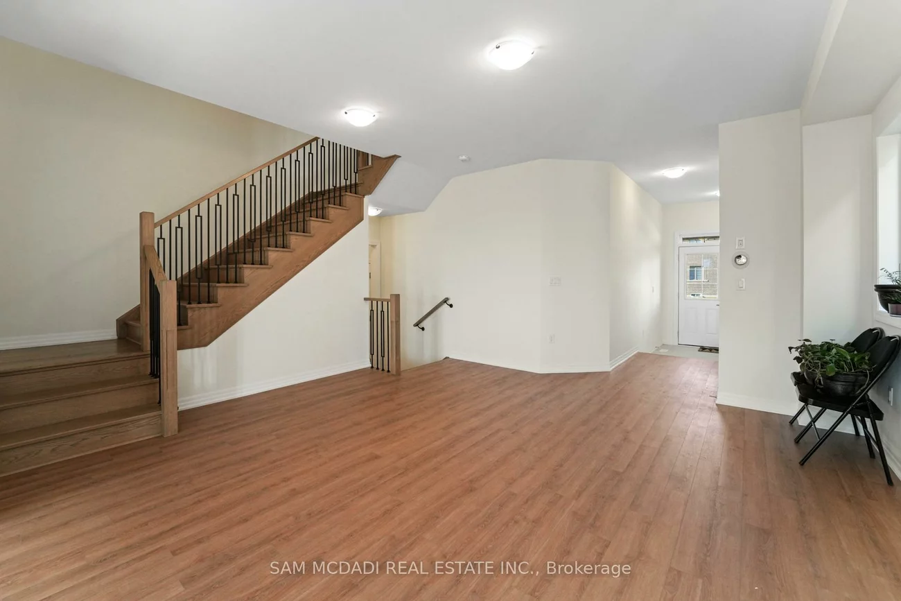 37, SOUTHBURY MANOR (Upper), Bolton East, Caledon