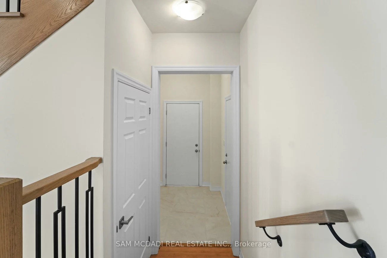 37, SOUTHBURY MANOR (Upper), Bolton East, Caledon