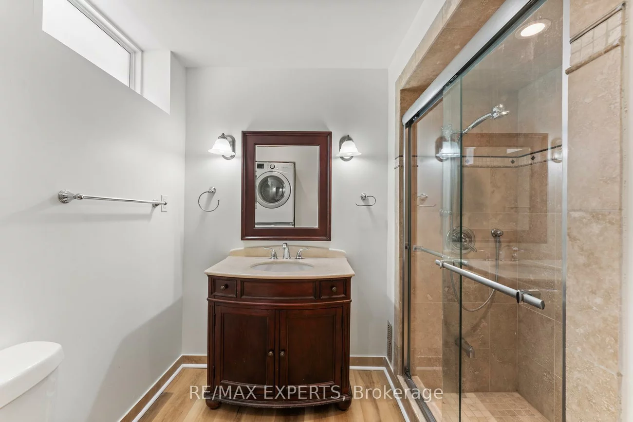 100, Hesp, Bolton West, Caledon