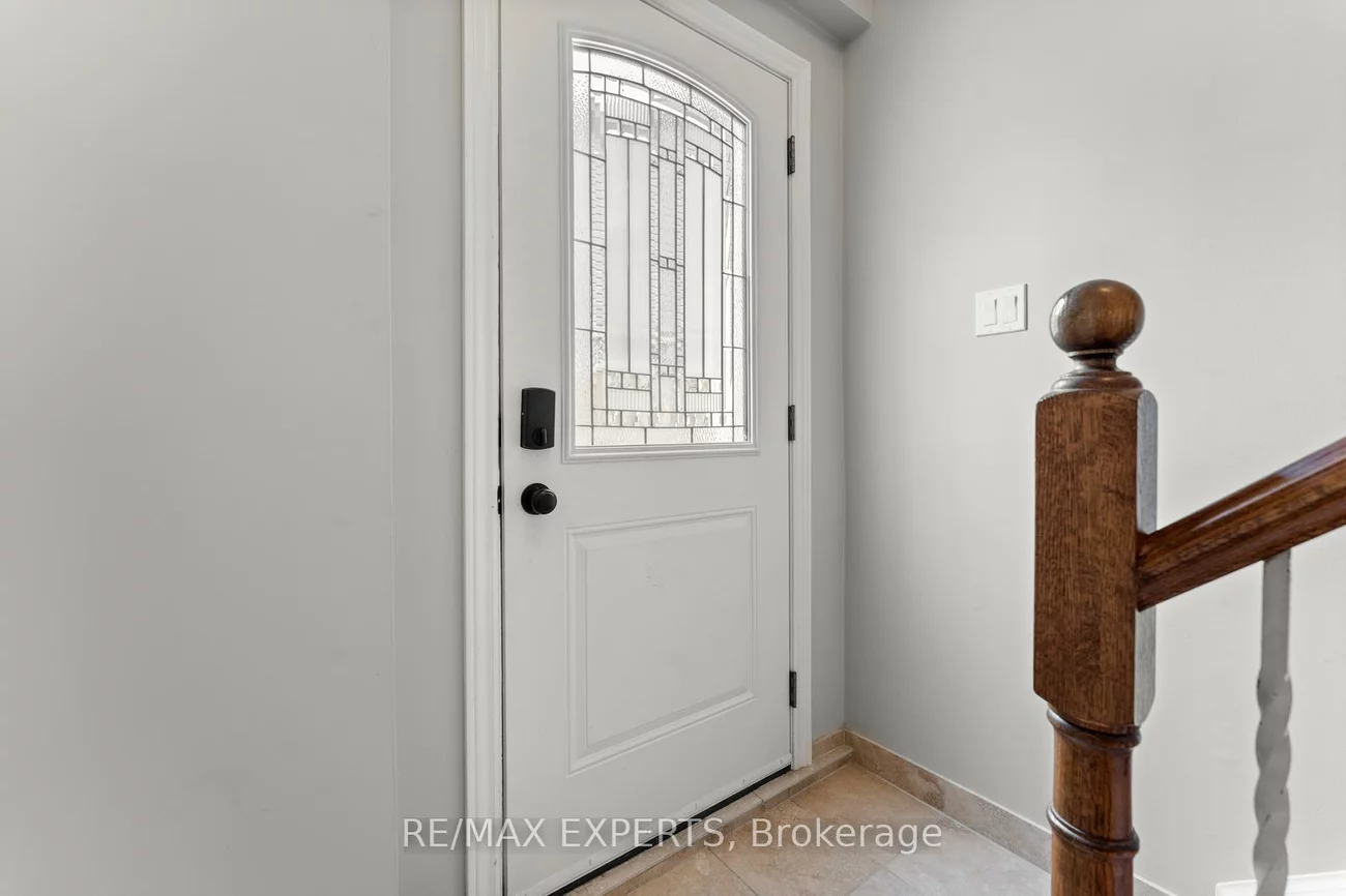 100, Hesp, Bolton West, Caledon