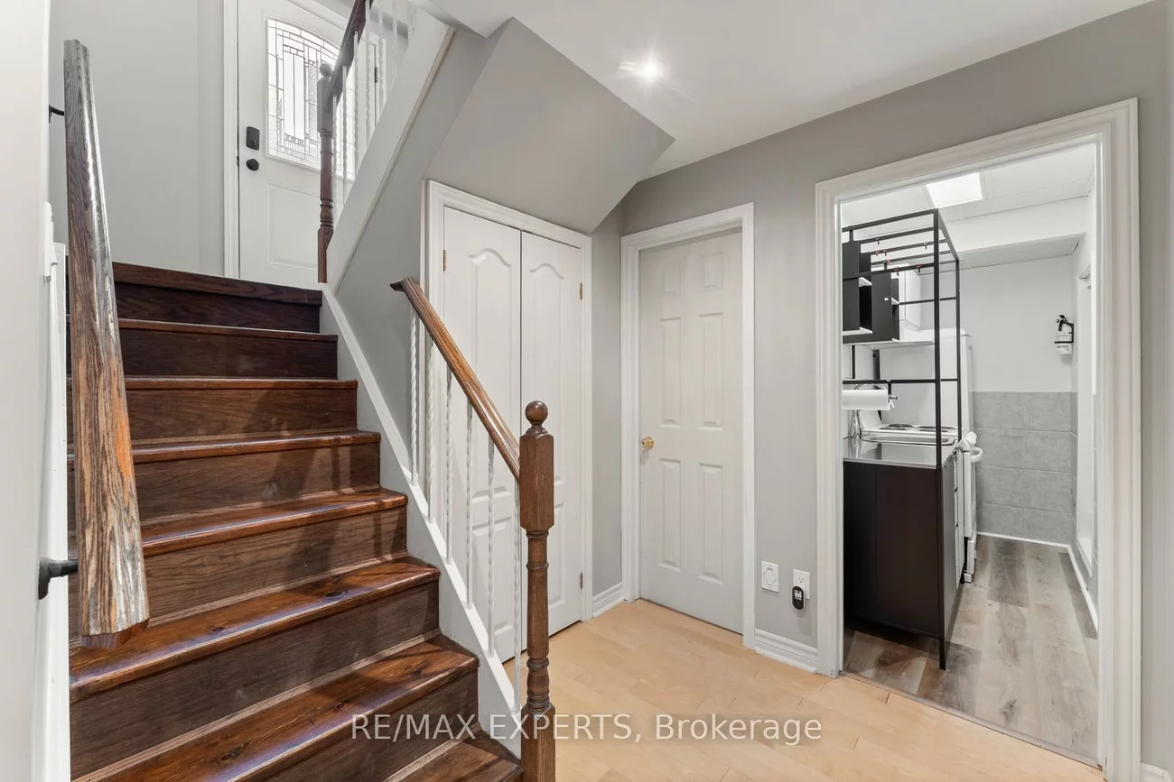 100, Hesp, Bolton West, Caledon