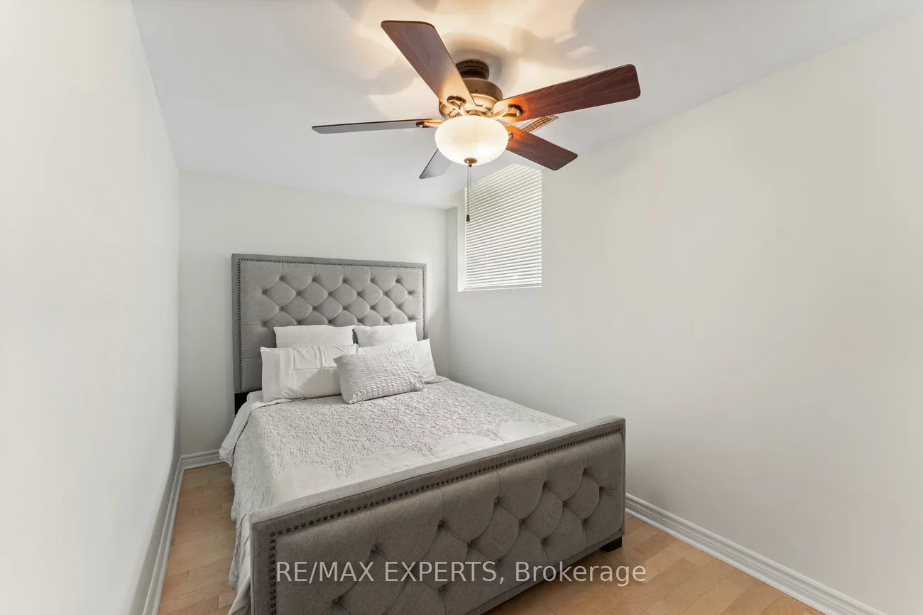 100, Hesp, Bolton West, Caledon