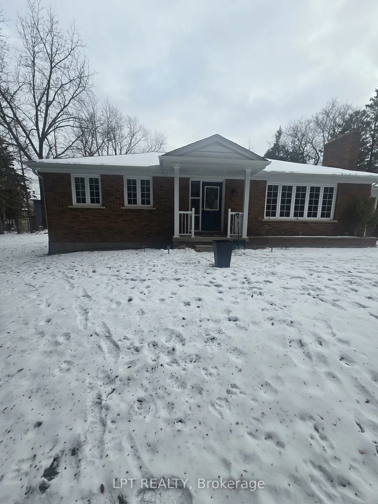 60, Norton, Bolton East, Caledon