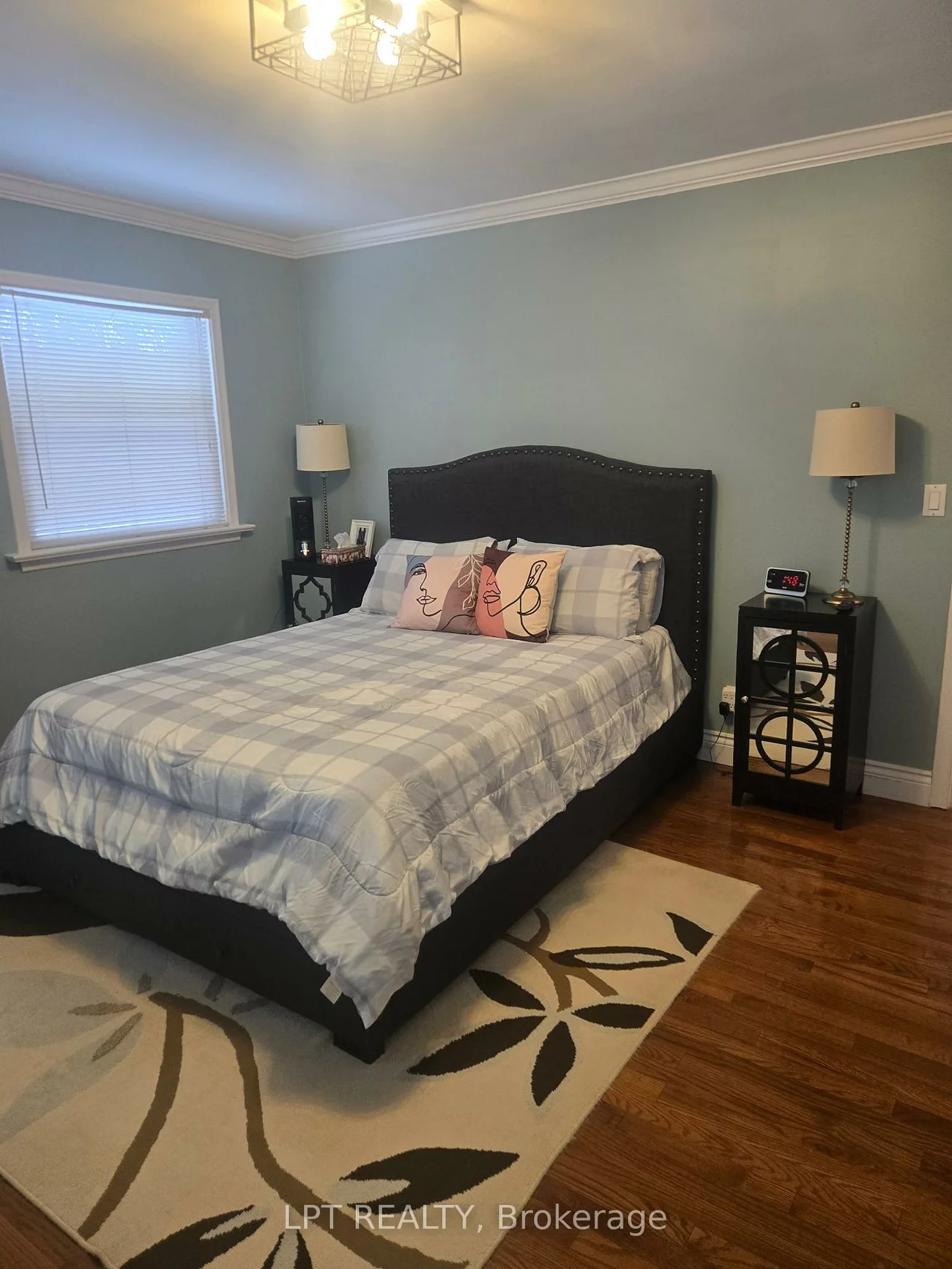 60, Norton, Bolton East, Caledon