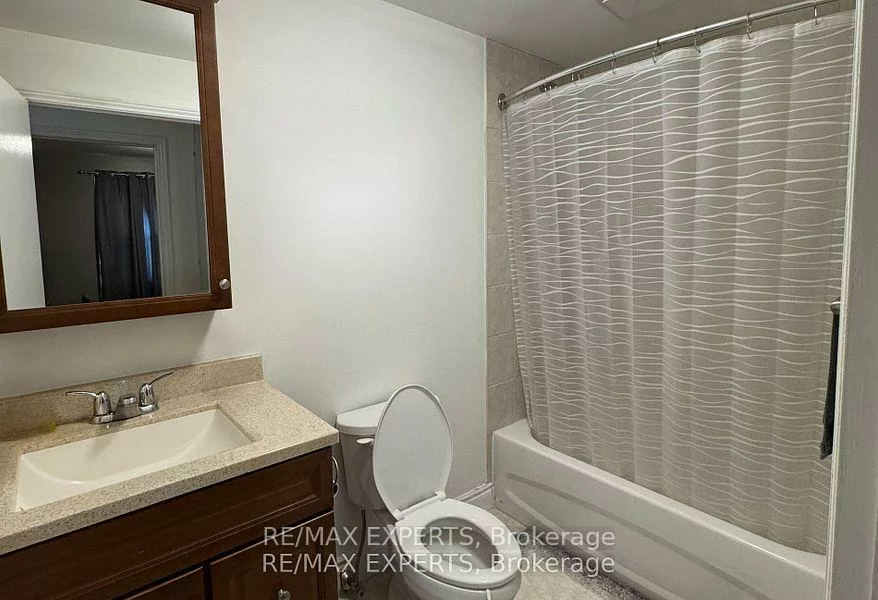 42, Queen, Bolton North, Caledon