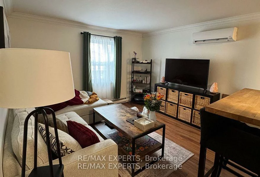 42, Queen, Bolton North, Caledon