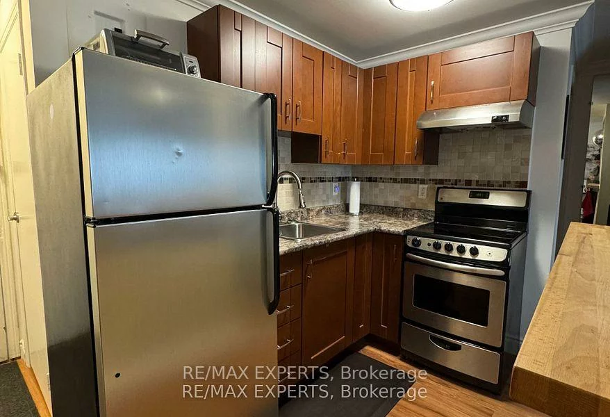 42, Queen, Bolton North, Caledon