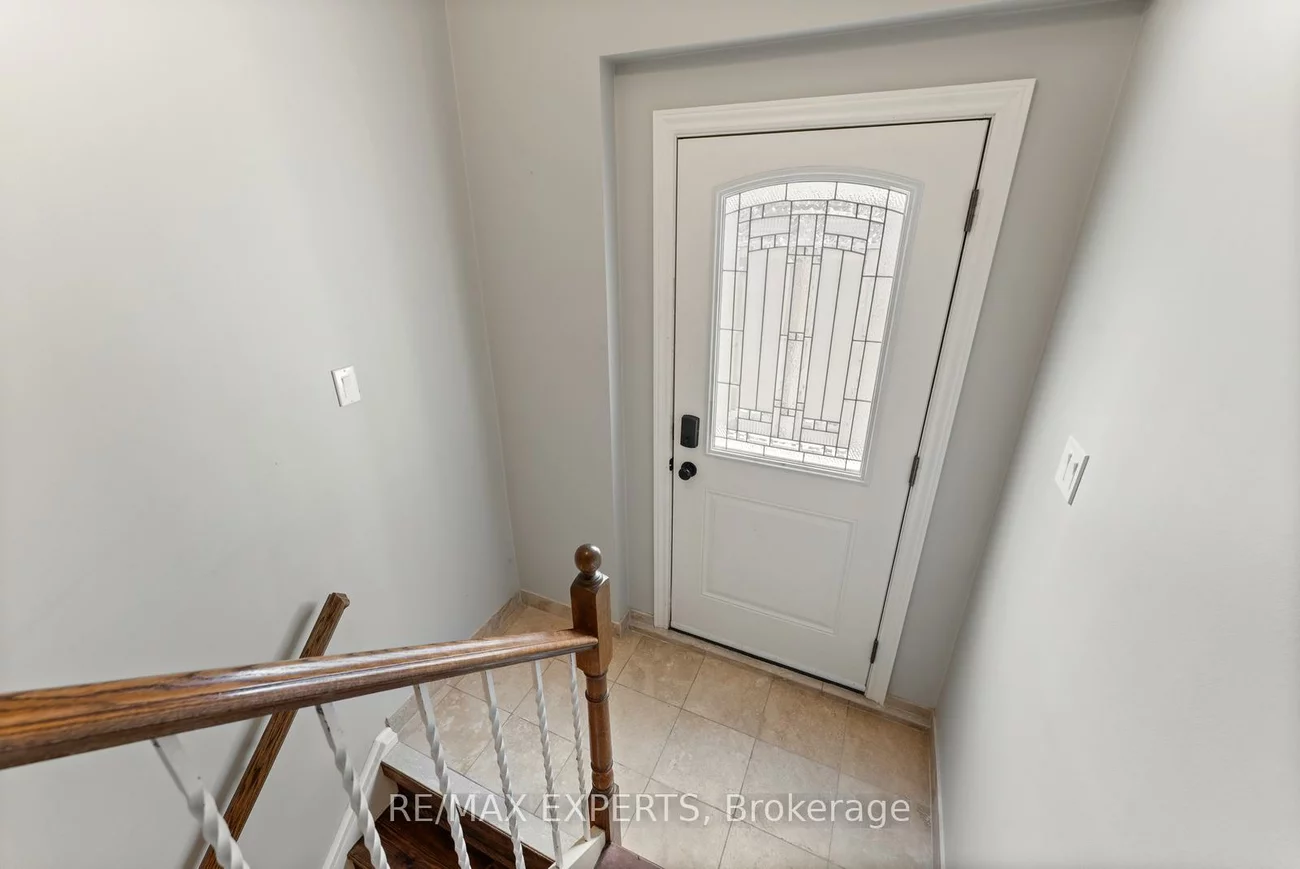 100, Hesp, Bolton West, Caledon