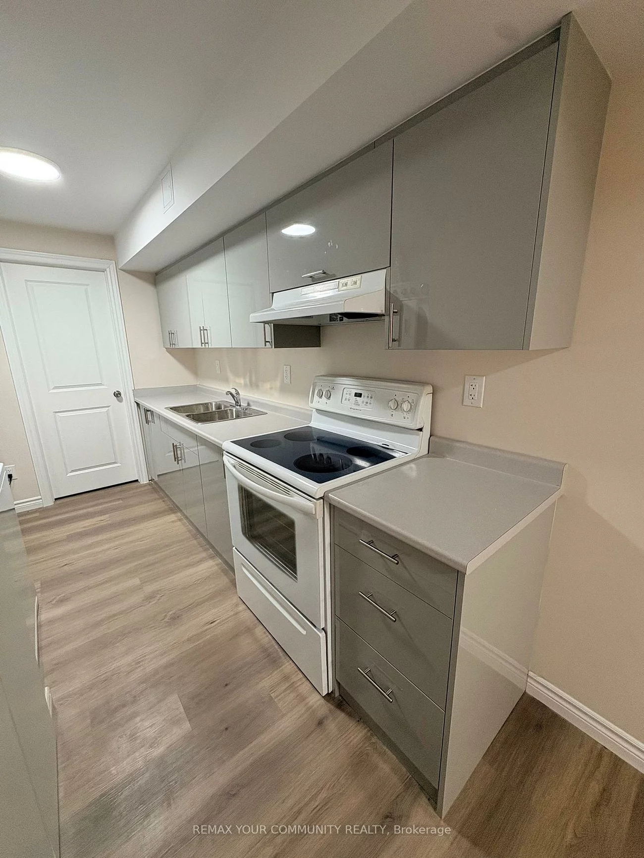 19, Queens, Bolton East, Caledon