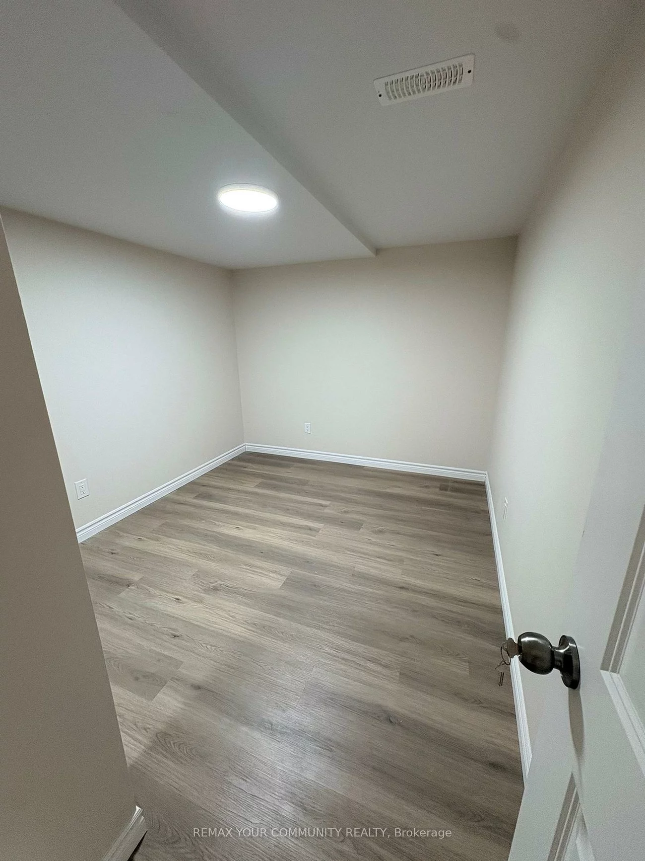 19, Queens, Bolton East, Caledon