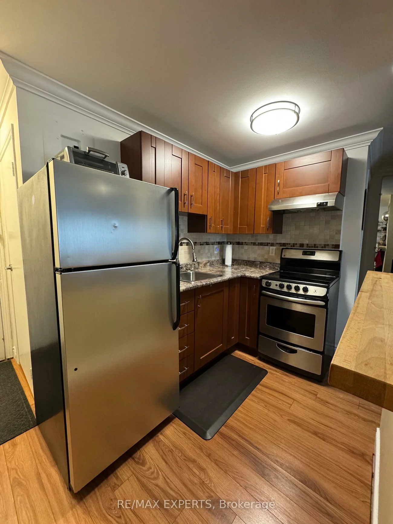 42, Queen, Bolton North, Caledon