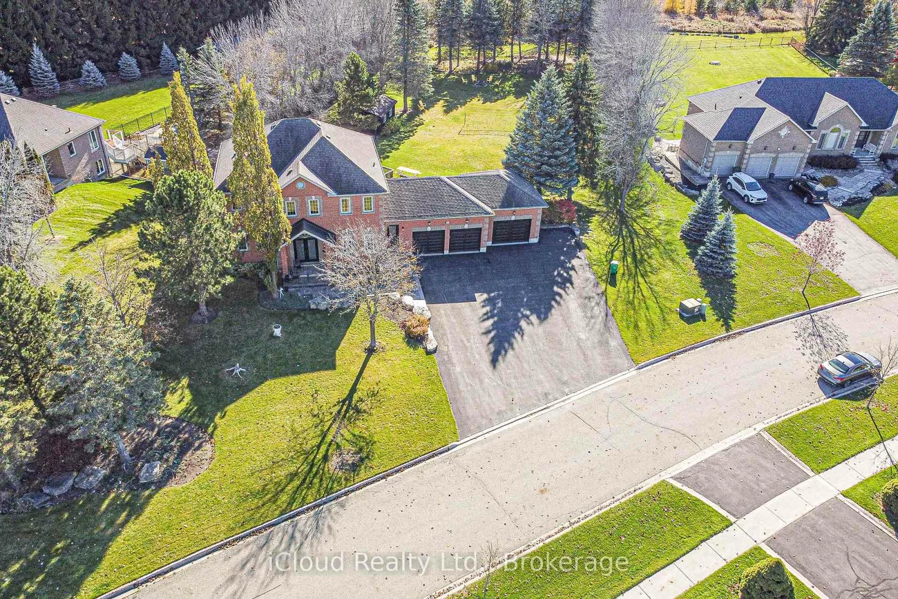 25, Giles, Caledon Village, Caledon