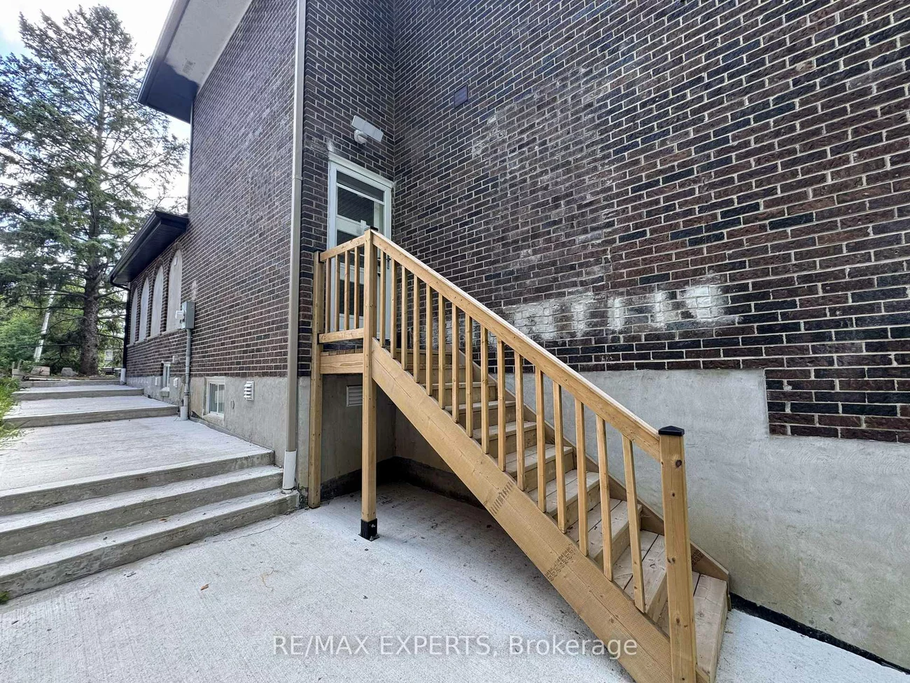 209, Ridge, Bolton West, Caledon