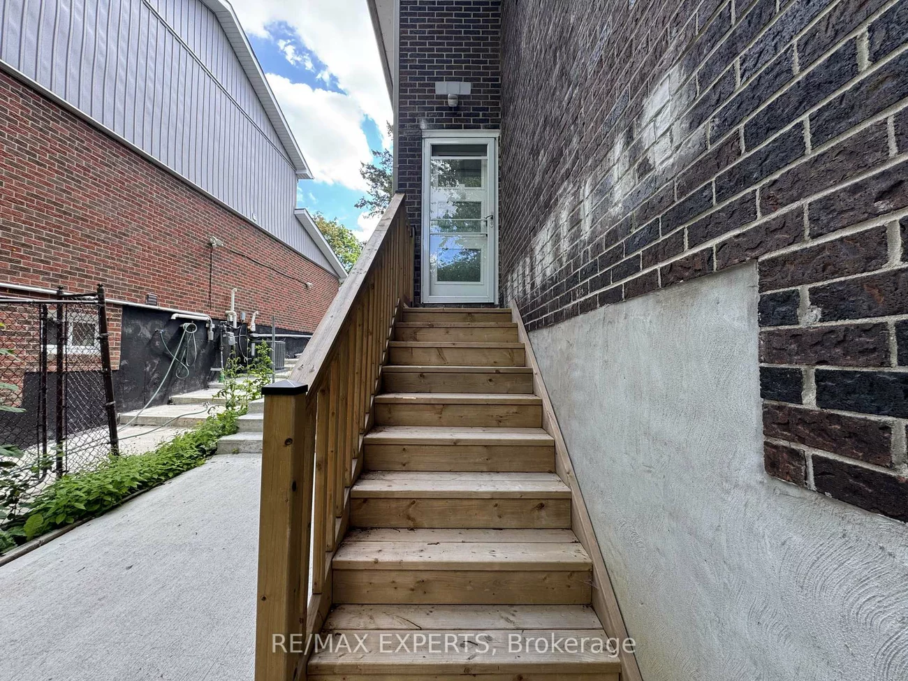 209, Ridge, Bolton West, Caledon