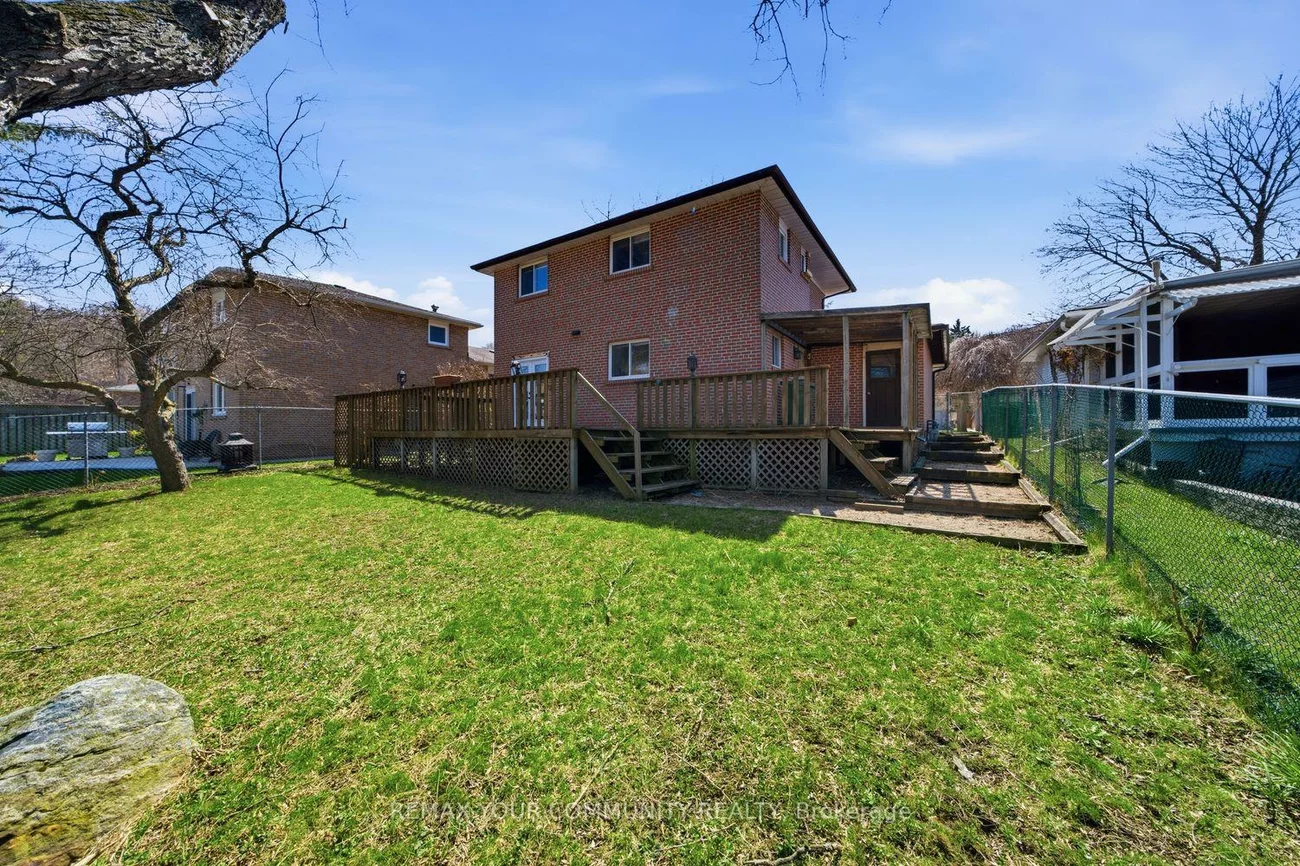 150, connaught, Bolton West, Caledon