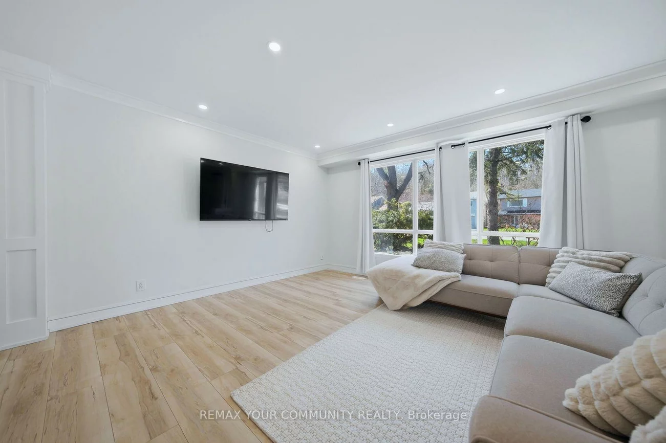 150, connaught, Bolton West, Caledon