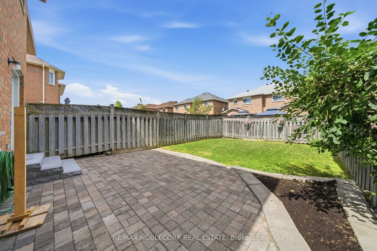 22, Carriage House, Bolton East, Caledon