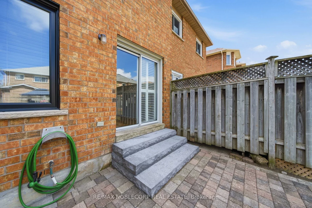 22, Carriage House, Bolton East, Caledon