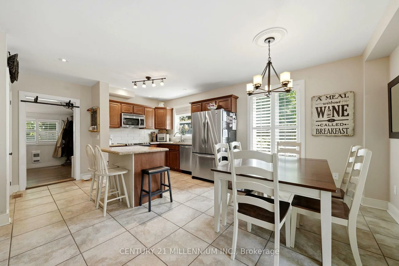 255, MacDonald, Inglewood, Caledon