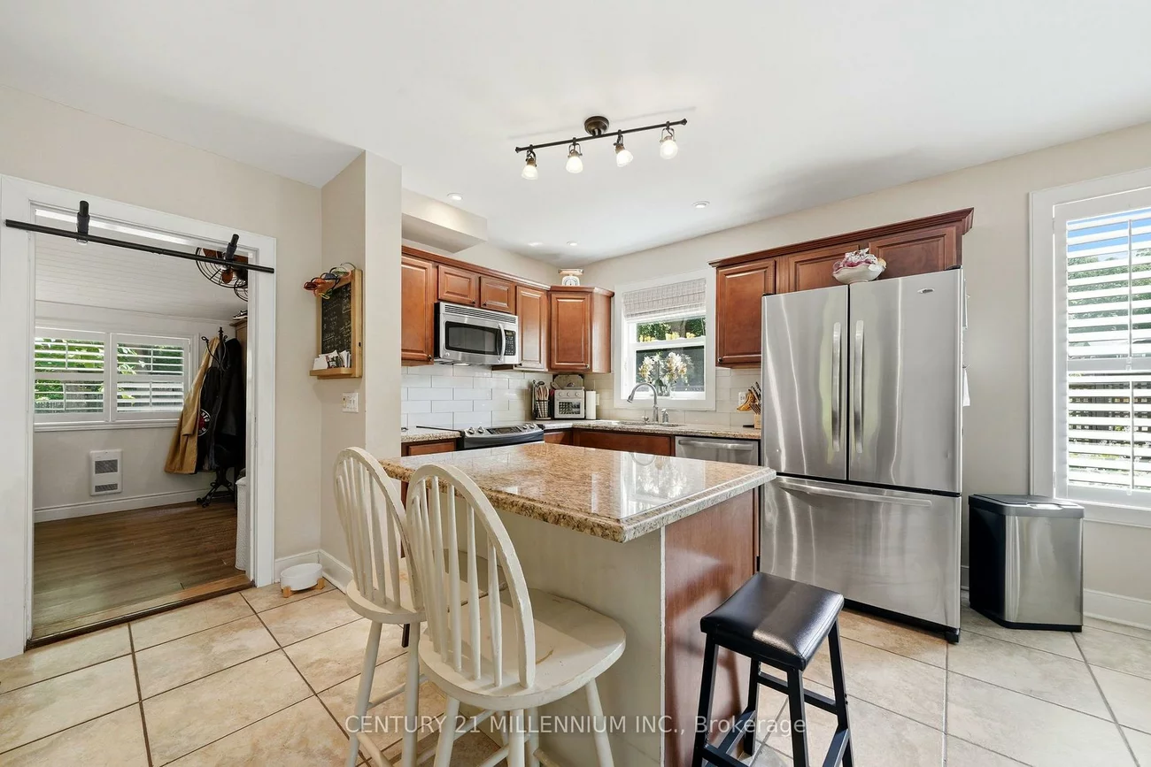 255, MacDonald, Inglewood, Caledon