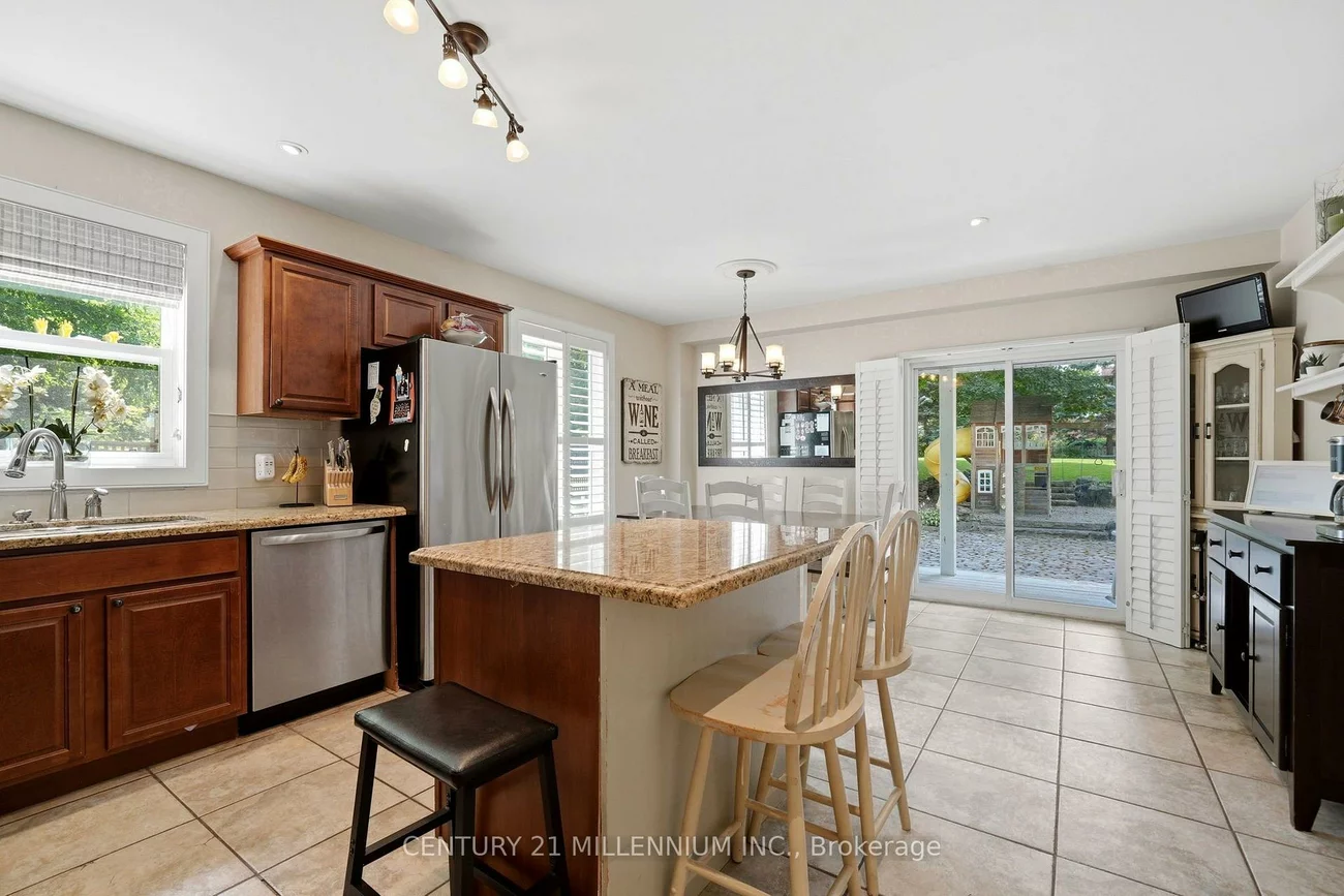 255, MacDonald, Inglewood, Caledon