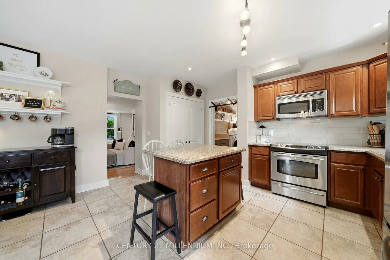 255, MacDonald, Inglewood, Caledon