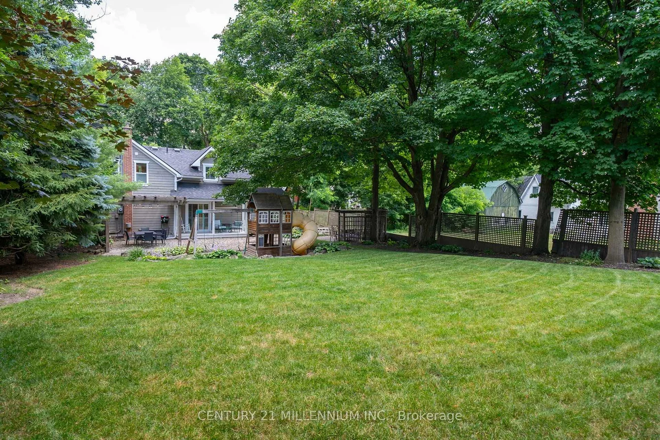 255, MacDonald, Inglewood, Caledon