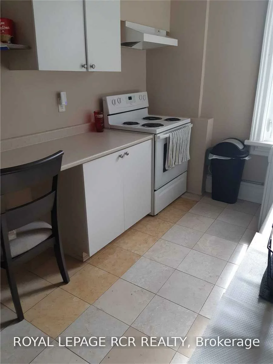 50, Queen, Bolton West, Caledon
