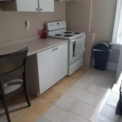 50, Queen, Bolton West, Caledon