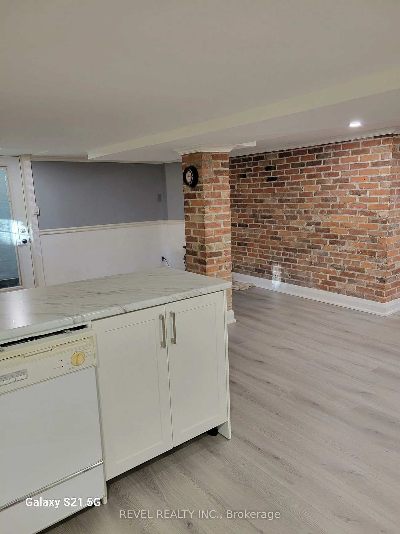 31, Sackville, Bolton West, Caledon
