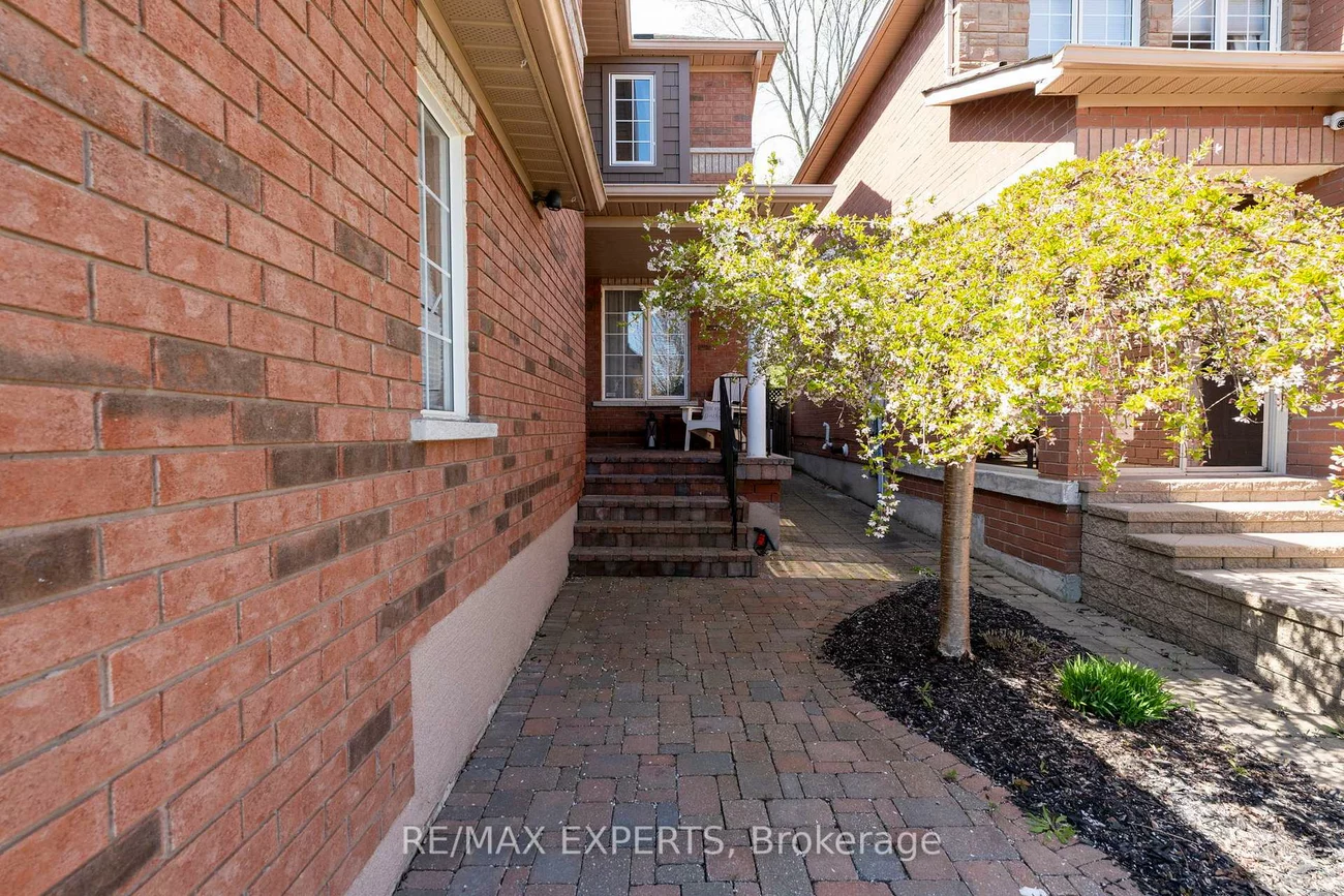 28, Crestridge, Bolton North, Caledon